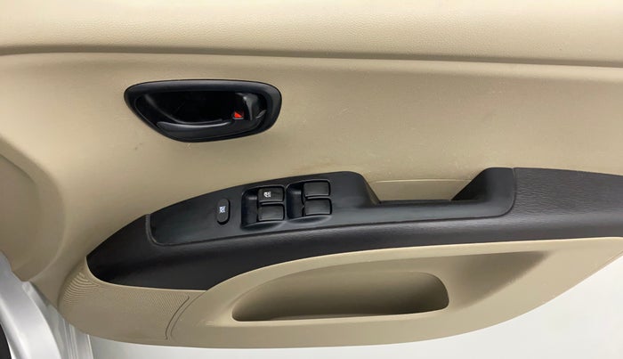 2014 Hyundai i10 MAGNA 1.1, Petrol, Manual, 49,947 km, Driver Side Door Panels Control