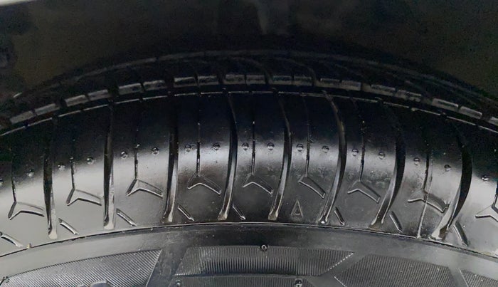 2014 Hyundai i10 MAGNA 1.1, Petrol, Manual, 49,947 km, Left Front Tyre Tread