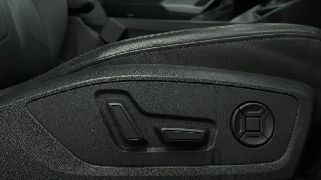 2021 Audi Q3 35 Tfsi, Automatic, 17376 km, Drivers Side Adjustment Panel