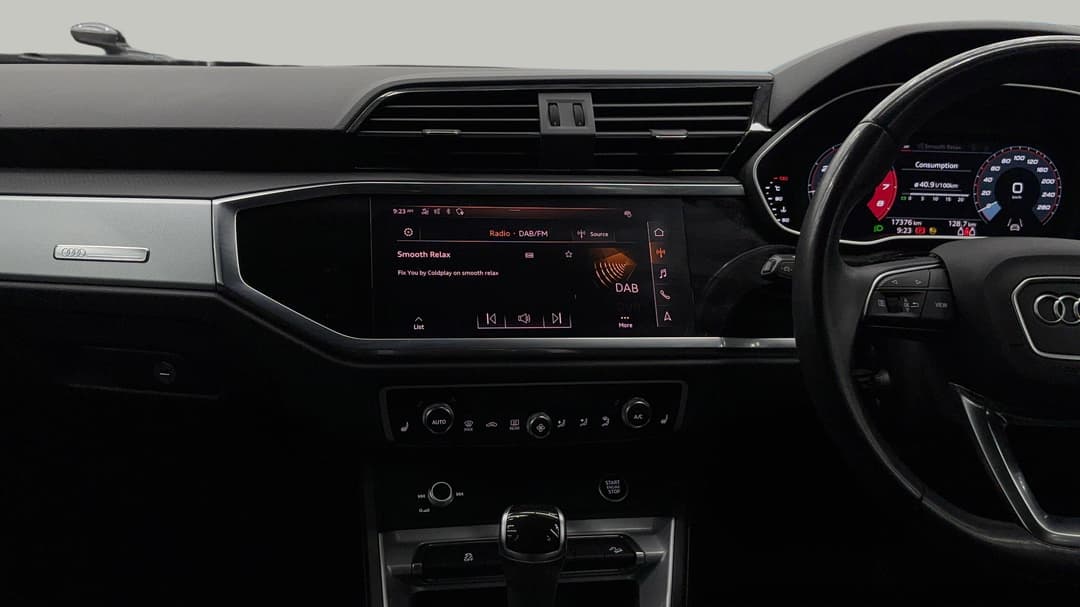 2021 Audi Q3 35 Tfsi, Automatic, 17376 km, Center Console