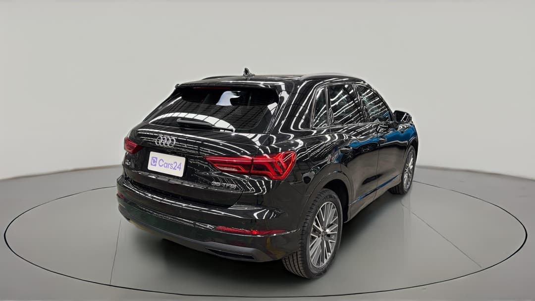 2021 Audi Q3 35 Tfsi, Automatic, 17376 km, Right Back Diagonal (45- Degree) View