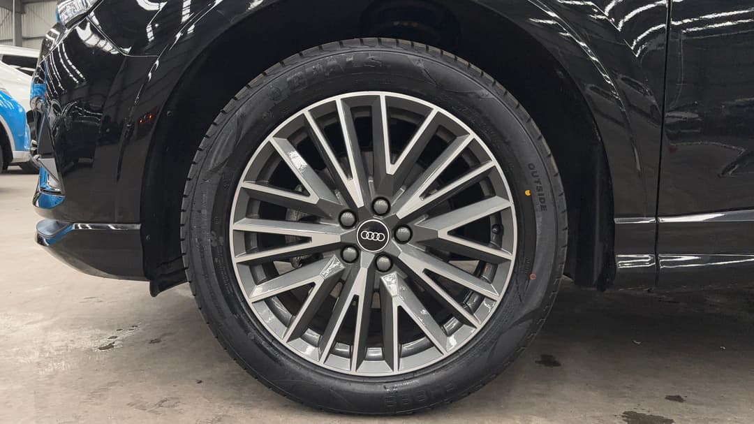 2021 Audi Q3 35 Tfsi, Automatic, 17376 km, Left Front Wheel