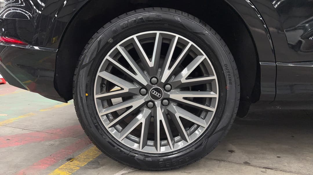 2021 Audi Q3 35 Tfsi, Automatic, 17376 km, Right Rear Wheel
