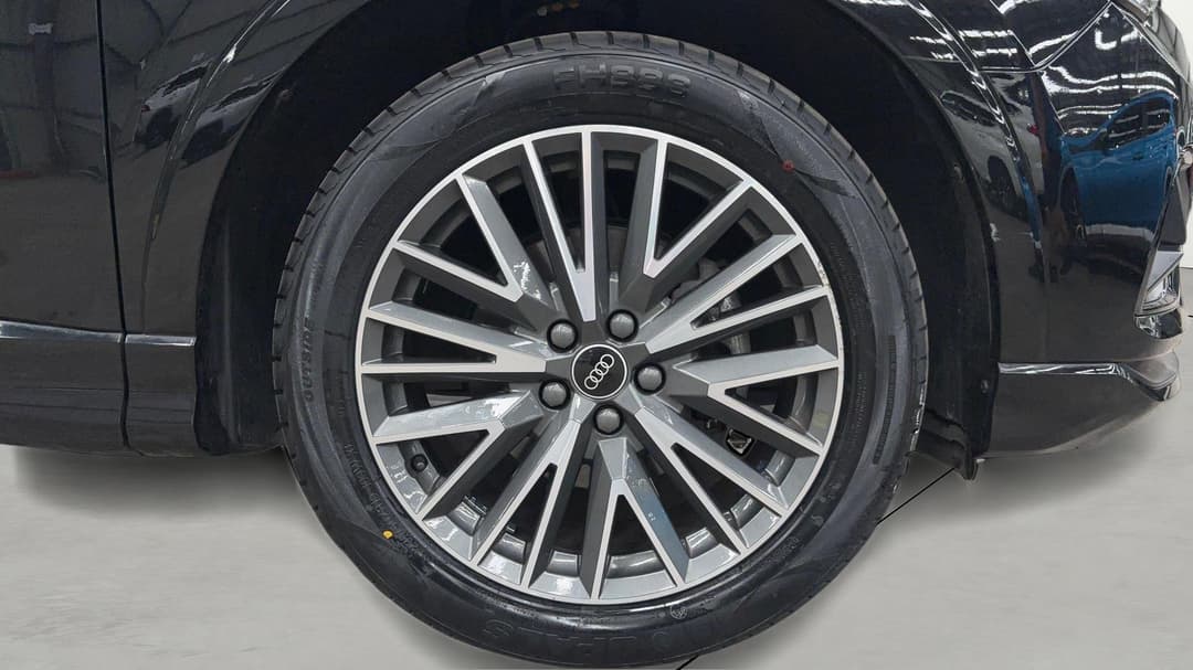 2021 Audi Q3 35 Tfsi, Automatic, 17376 km, Right Front Wheel