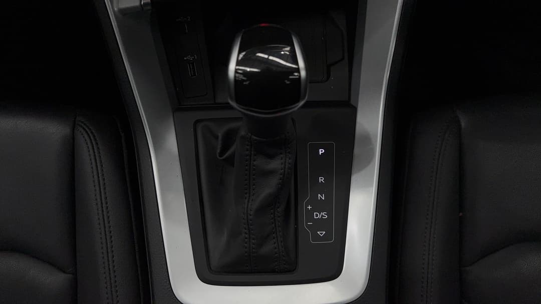 2021 Audi Q3 35 Tfsi, Automatic, 17376 km, Gear Lever 