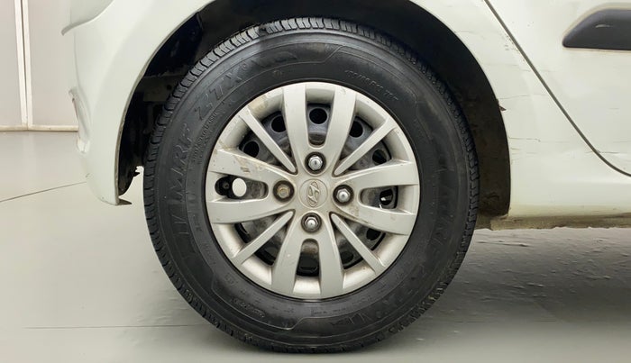 2013 Hyundai i10 MAGNA 1.2, CNG, Manual, 74,994 km, Right Rear Wheel