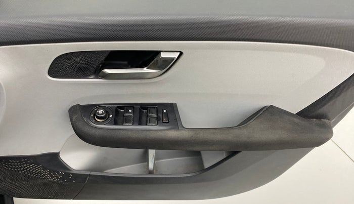 2020 Tata ALTROZ XZ 1.2, Petrol, Manual, 70,764 km, Driver Side Door Panels Control