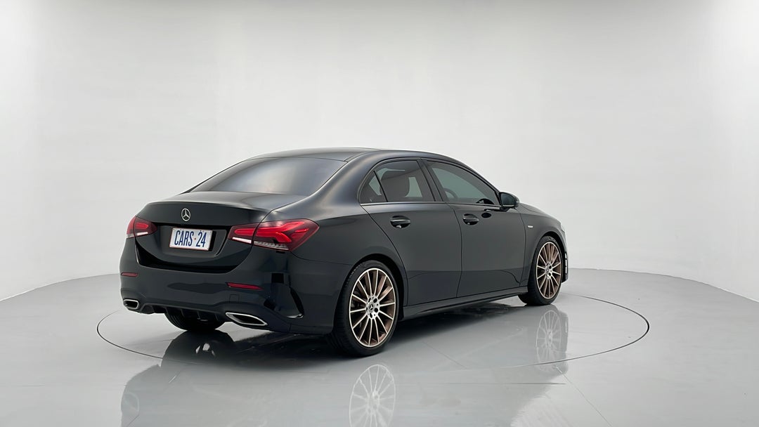 Right Back Diagonal (45- Degree) View