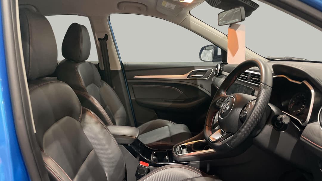 2025 MG Zst Vibe, Automatic, 28084 km, Right Side Front Door Cabin View
