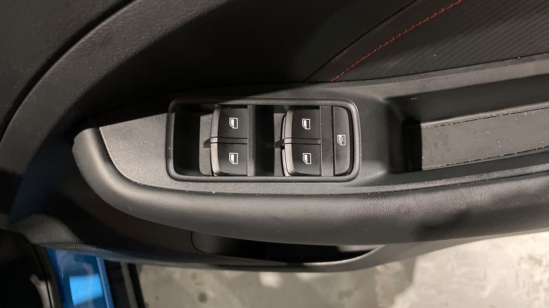 2025 MG Zst Vibe, Automatic, 28084 km, Drivers Side Door Panel Controls