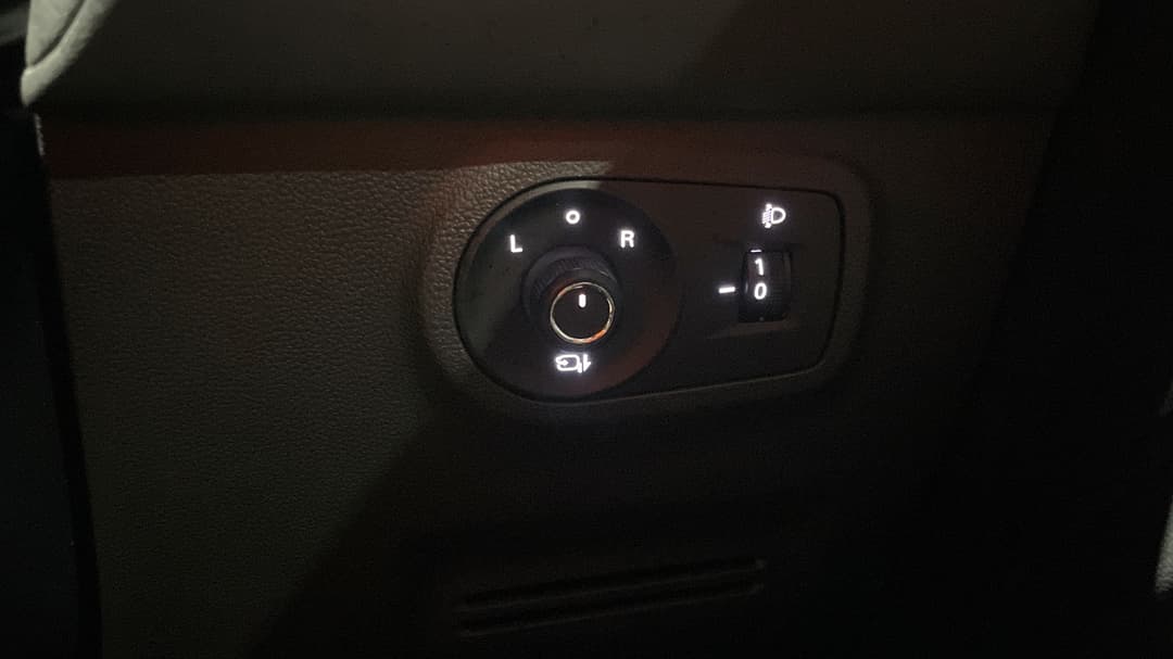 2025 MG Zst Vibe, Automatic, 28084 km, Utility Switches/Buttons
