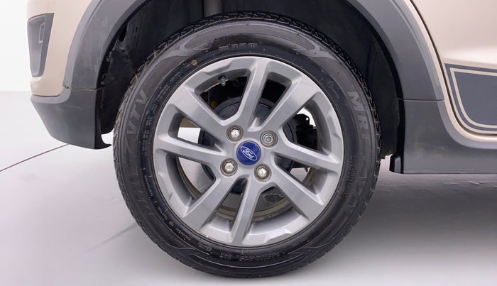 2018 Ford FREESTYLE TITANIUM 1.2 TI-VCT MT, Petrol, Manual, 31,994 km, Right Rear Wheel