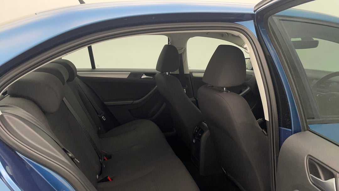 2017 Volkswagen Jetta 118 Tsi Trendline, Automatic, 74423 km, Right Side Rear Door Cabin View