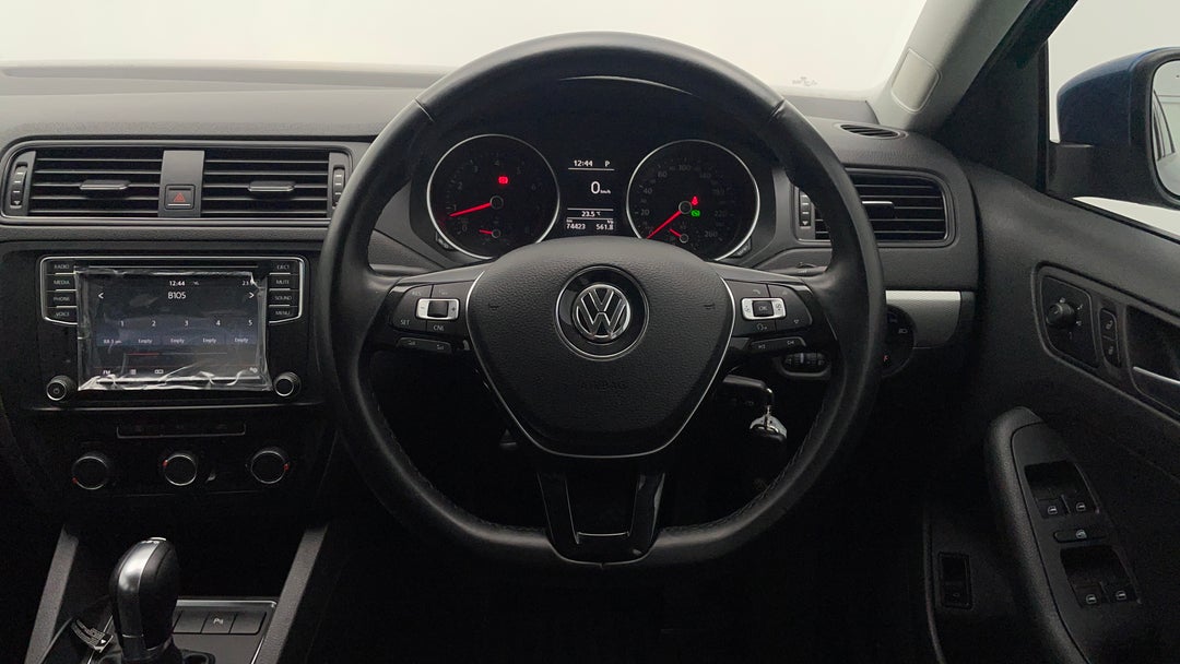 2017 Volkswagen Jetta 118 Tsi Trendline, Automatic, 74423 km, Steering Wheel Close-up