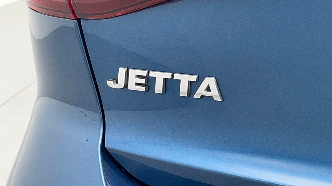 2017 Volkswagen Jetta 118 Tsi Trendline, Automatic, 74423 km, Badge (Boot Left Side)