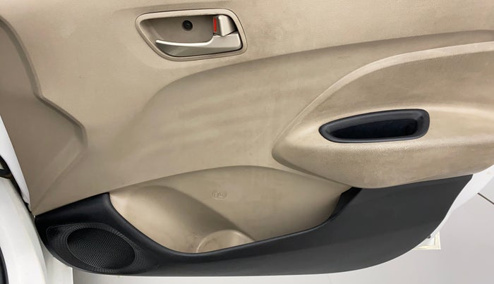 2018 Hyundai NEW SANTRO SPORTZ AMT, Petrol, Automatic, 41,111 km, Driver Side Door Panels Control