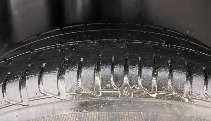 2018 Volkswagen Ameo TRENDLINE 1.0L, Petrol, Manual, 71,413 km, Right Rear Tyre Tread