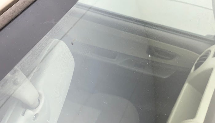 2011 Maruti Zen Estilo LXI, Petrol, Manual, 49,571 km, Front windshield - Minor spot on windshield