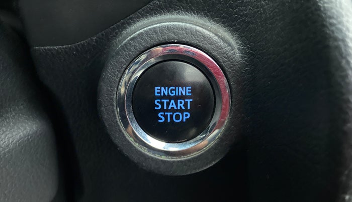 2016 Toyota Innova Crysta 2.4 ZX 7 STR, Diesel, Manual, 1,54,960 km, Keyless Start/ Stop Button