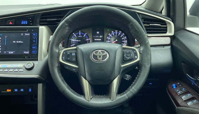 2016 Toyota Innova Crysta 2.4 ZX 7 STR, Diesel, Manual, 1,54,960 km, Steering Wheel Close Up