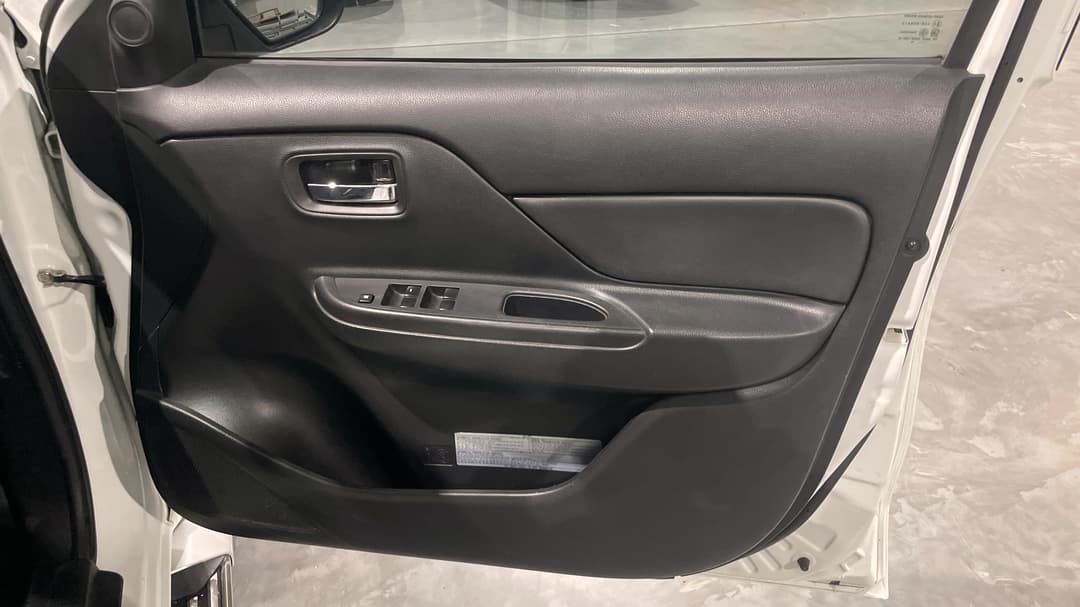 2019 Mitsubishi Triton Glx Plus (4x4), Manual, 101792 km, Speaker View