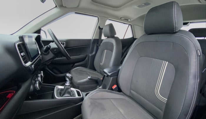2019 Hyundai VENUE SX(O) CRDi, Diesel, Manual, 20,201 km, Right Side Front Door Cabin View