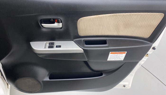 2017 Maruti Wagon R 1.0 LXI CNG, CNG, Manual, 81,427 km, Driver Side Door Panels Control