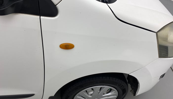 2017 Maruti Wagon R 1.0 LXI CNG, CNG, Manual, 81,427 km, Right fender - Minor scratches