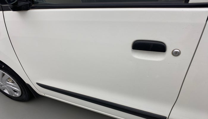2017 Maruti Wagon R 1.0 LXI CNG, CNG, Manual, 81,427 km, Front passenger door - Minor scratches