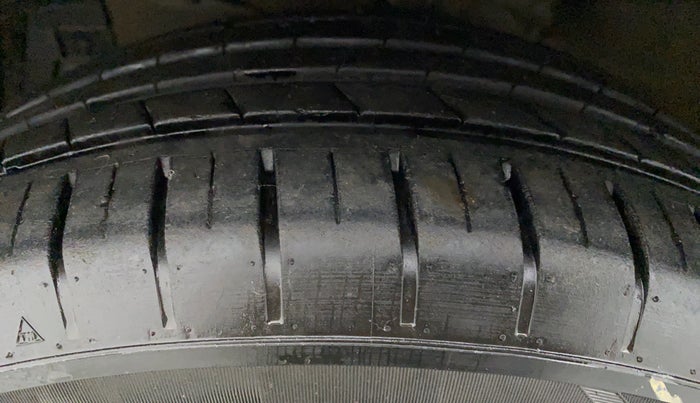 2015 Maruti Ciaz ZXI PLUS, Petrol, Manual, 89,926 km, Right Rear Tyre Tread