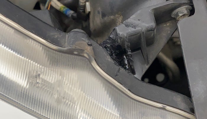 2015 Maruti Celerio VXI, Petrol, Manual, 35,448 km, Right headlight - Clamp has minor damage