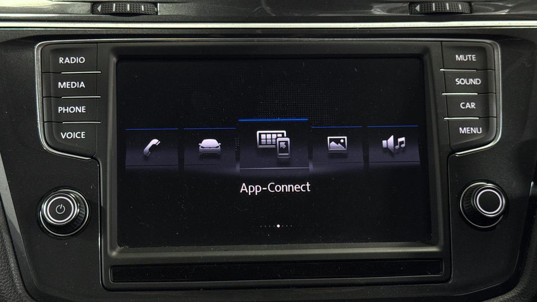 2017 Volkswagen Tiguan 110 Tsi Trendline, Automatic, 130272 km, Infotainment System