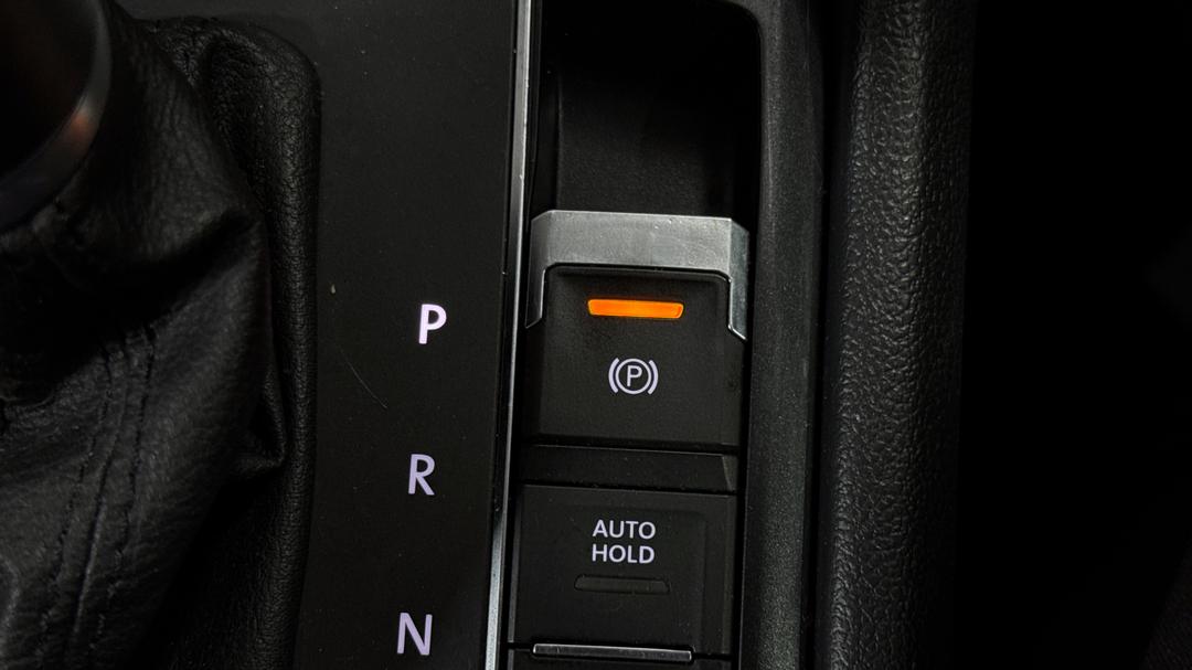 2017 Volkswagen Tiguan 110 Tsi Trendline, Automatic, 130272 km, Handbrake