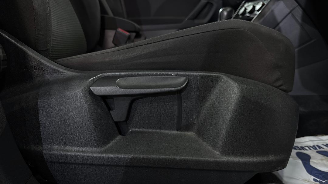 2017 Volkswagen Tiguan 110 Tsi Trendline, Automatic, 130272 km, Drivers Side Adjustment Panel