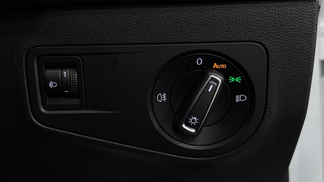 2017 Volkswagen Tiguan 110 Tsi Trendline, Automatic, 130272 km, Utility Switches/Buttons