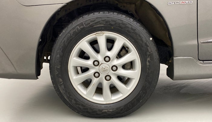 2014 Toyota Innova 2.5 VX 7 STR BS IV, Diesel, Manual, 73,493 km, Left Front Wheel