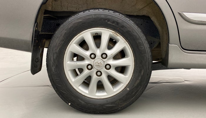 2014 Toyota Innova 2.5 VX 7 STR BS IV, Diesel, Manual, 73,493 km, Right Rear Wheel