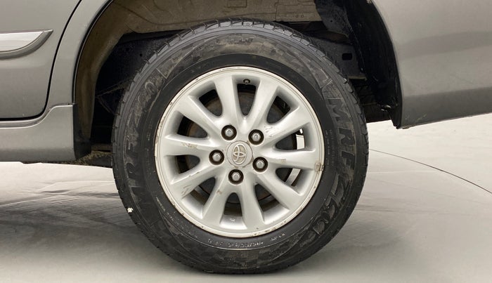 2014 Toyota Innova 2.5 VX 7 STR BS IV, Diesel, Manual, 73,493 km, Left Rear Wheel