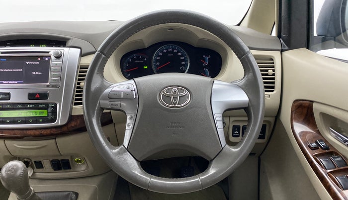 2014 Toyota Innova 2.5 VX 7 STR BS IV, Diesel, Manual, 73,493 km, Steering Wheel Close Up