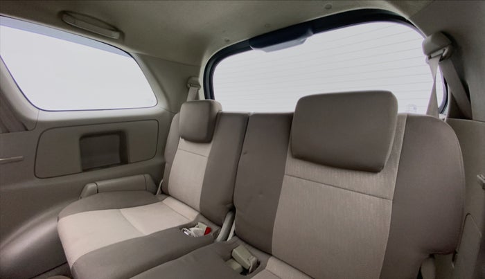 2014 Toyota Innova 2.5 VX 7 STR BS IV, Diesel, Manual, 73,493 km, Third Seat Row ( optional )