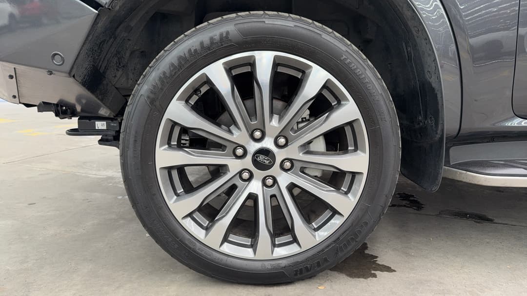 2022 Ford Everest Platinum (4x4), Automatic, 52053 km, Left Front Wheel