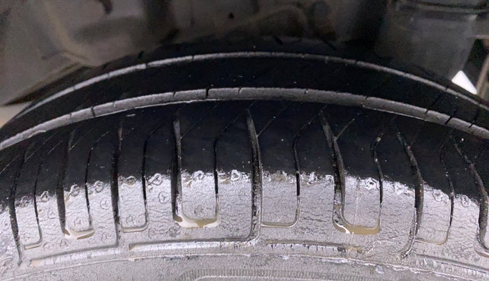 2017 Hyundai Eon MAGNA PLUS, Petrol, Manual, 46,362 km, Left Rear Tyre Tread