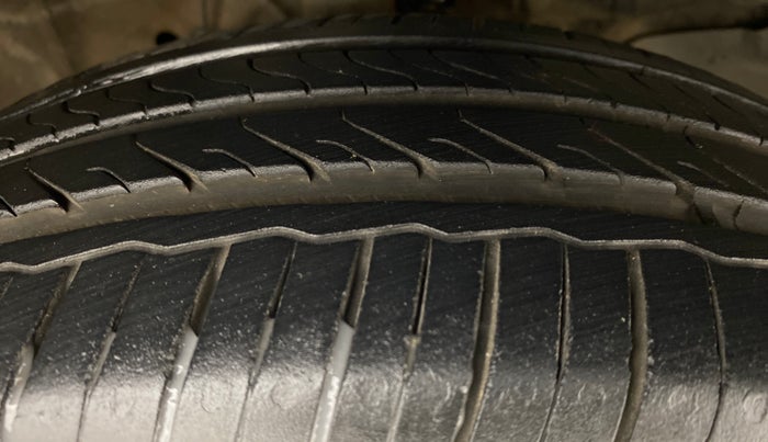 2015 Honda City V MT DIESEL, Diesel, Manual, 42,438 km, Right Front Tyre Tread