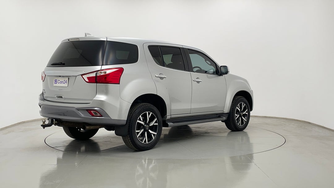 Right Back Diagonal (45- Degree) View