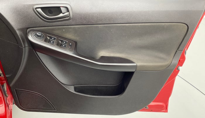 2015 Tata Bolt XMS REVOTRON, Petrol, Manual, 50,137 km, Driver Side Door Panels Control
