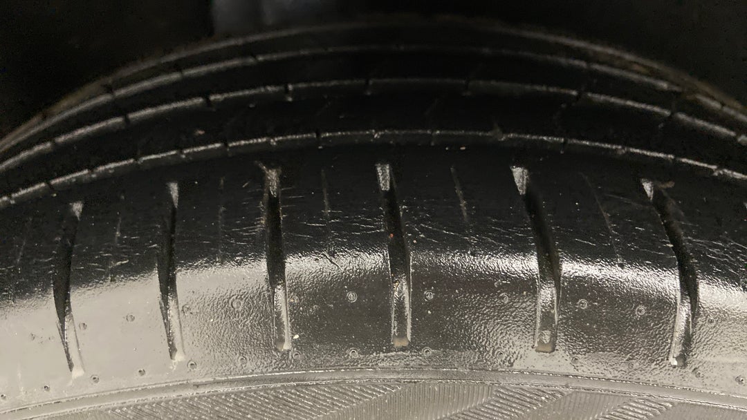Right Rear Tyre Tread