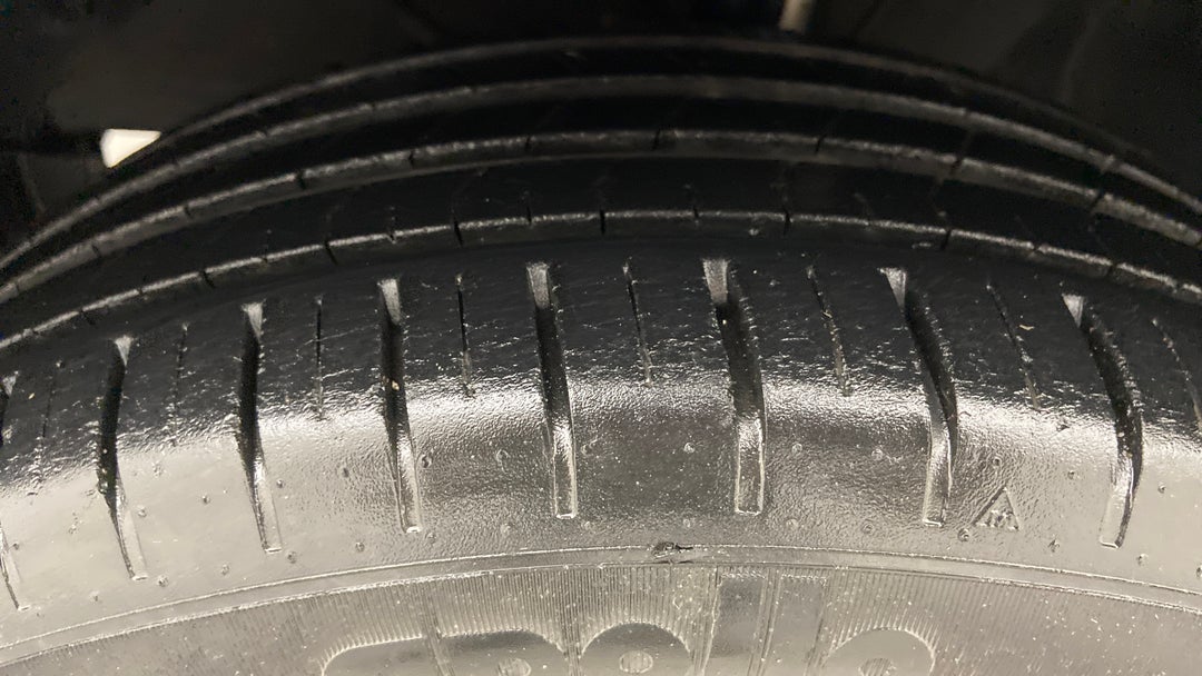 Left Front Tyre Tread