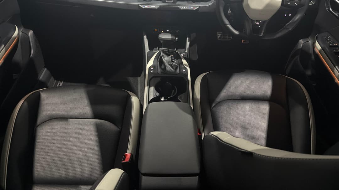 2025 Kia K4 Gt-line, Automatic, 6773 km, Center Console