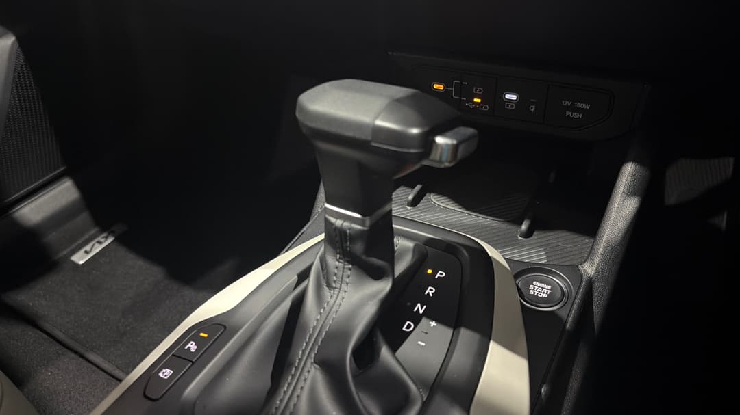 2025 Kia K4 Gt-line, Automatic, 6773 km, Gear Lever 