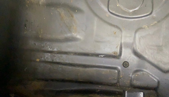 2014 Hyundai Eon ERA +, Petrol, Manual, 39,987 km, Boot floor - Slight discoloration
